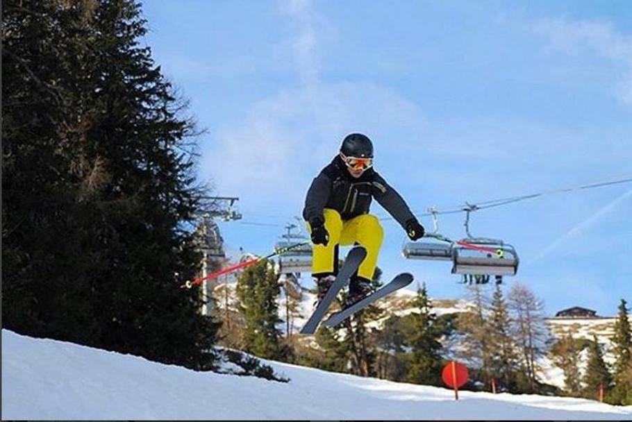 Max Verstappen va forte anche sugli sci (Instagram)